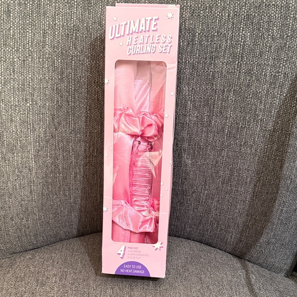 Swissco Beauty Co. Other - NIB Ultimate 4 Piece Heatless Curling Set-Pink